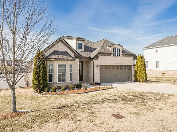 3rd image of 2713 Nottingham Dr