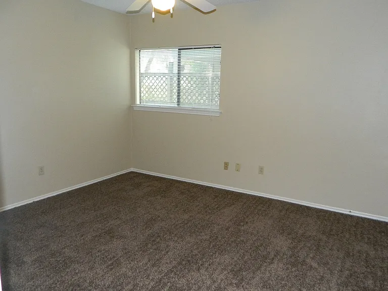13108 Lubbock Ln — Photo 12