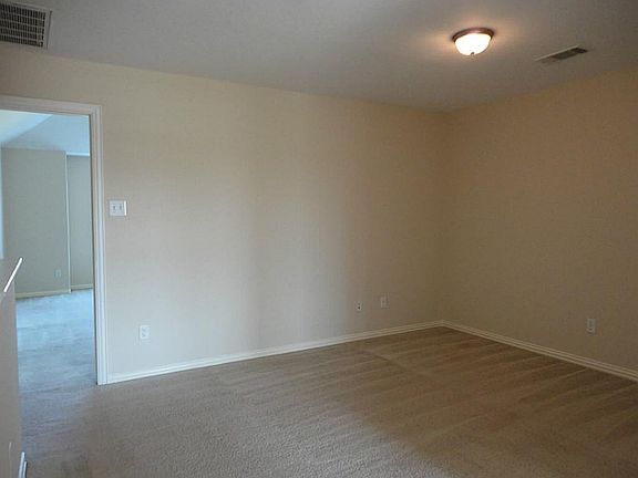5th image of 3405 Oxford Oak St
