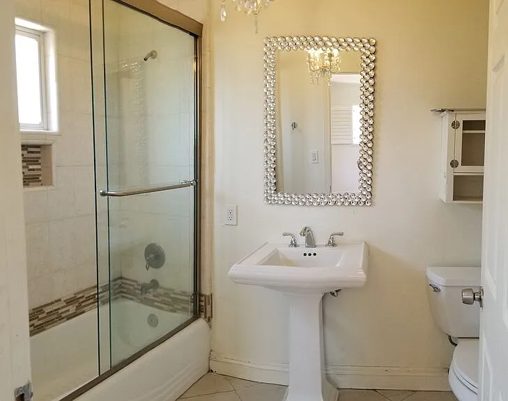 1745 Midvale Ave — Photo 31