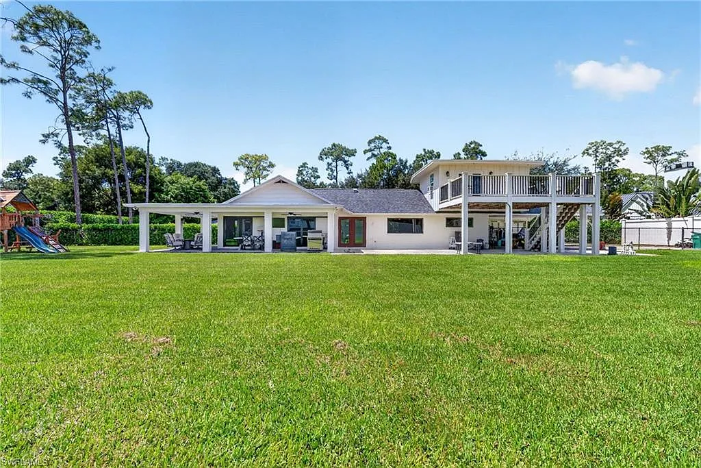 6 bed, 4.0 bath, 2912 sqft, $12,000 — Photo 2