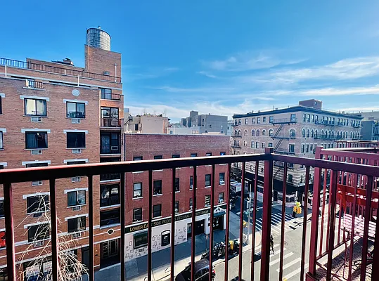 Rented by Mirador Real Estate | media 6