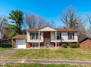 3803 Riveroaks Cir, Louisville, KY