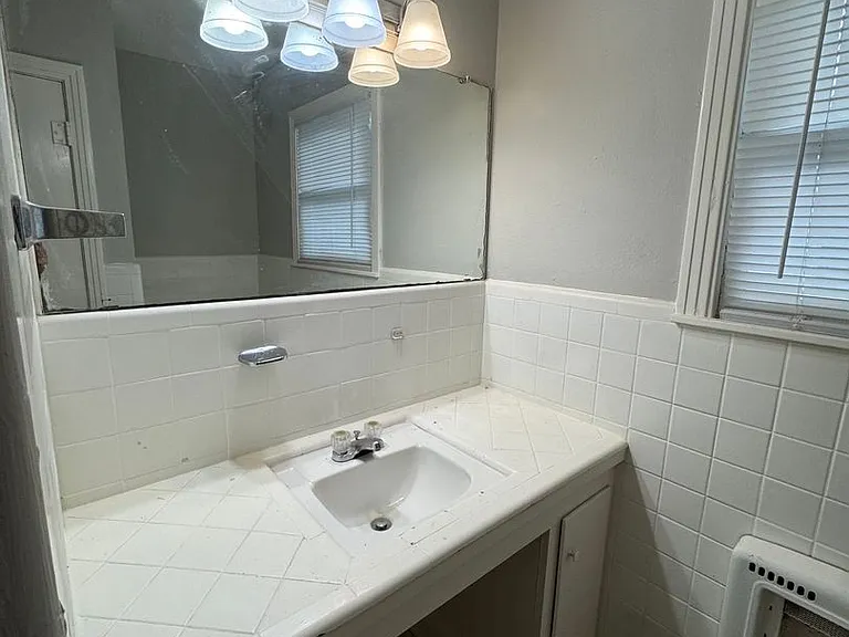1309 Sunset St — Photo 7