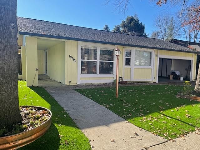 1st image of 19396 Sleepy Hollow Ct