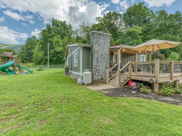 112 Hogum Hollow Rd, Roan Mountain, TN 37687