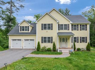 39 Westboro Rd, Upton, MA 01568