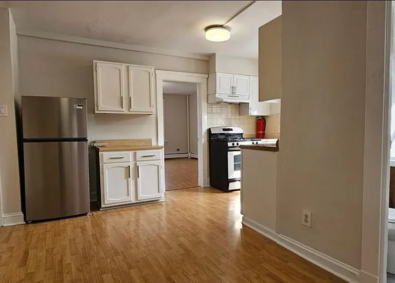 502 Broad Ave #2 — Photo 4