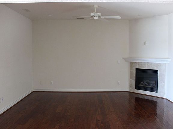 4th image of 2119 Martlet Ln