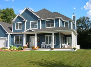 1 Manor Hill Dr, Grafton, MA 01519