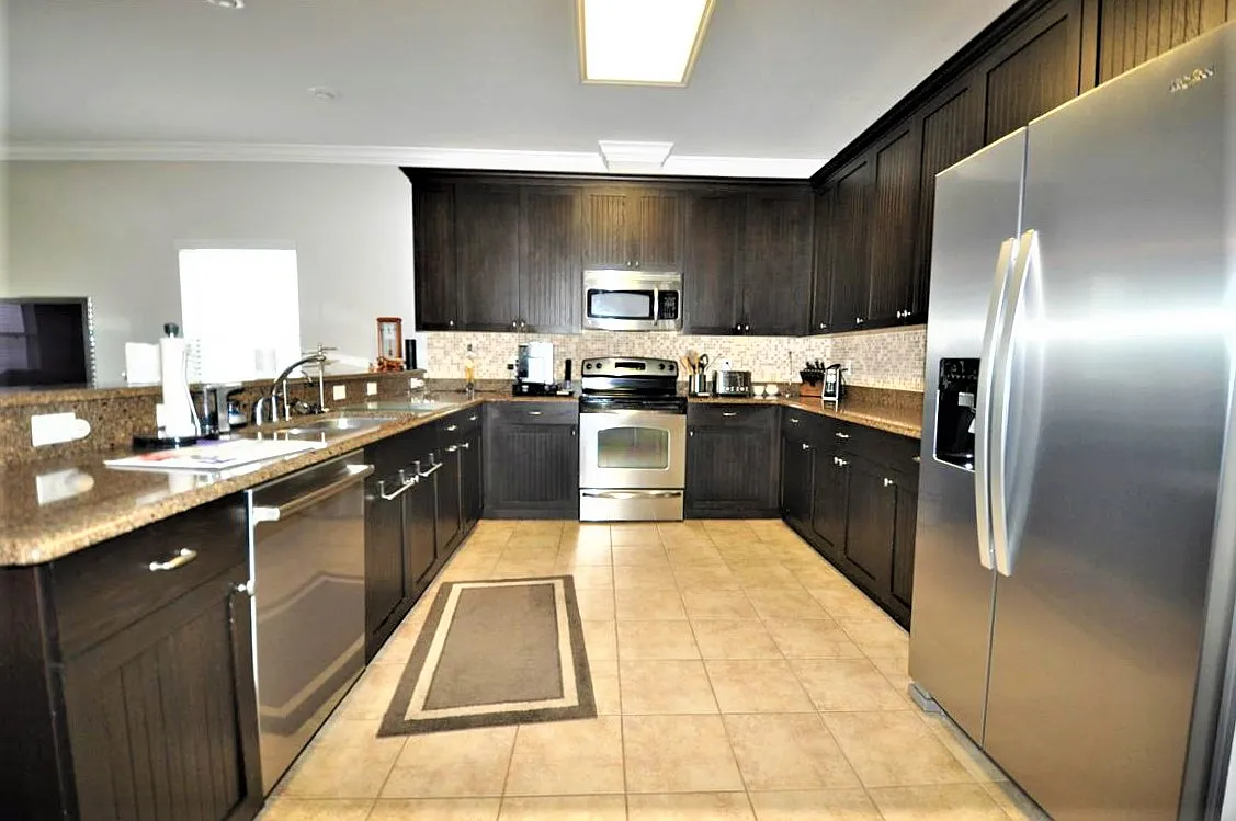 4 bed, 2110 sqft, $3,200 — Photo 1