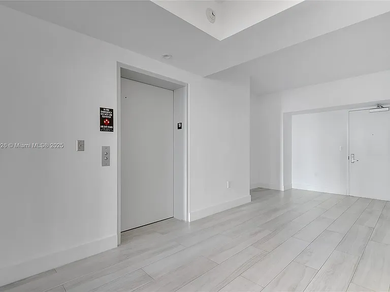 1010 Brickell Ave #1904 — Photo 8