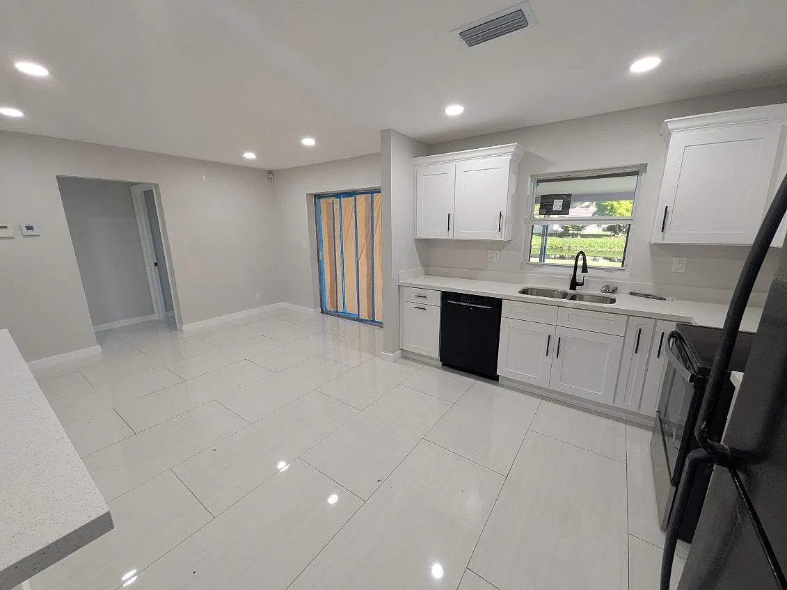 4 bed, 1800 sqft, $3,100 — Photo 3