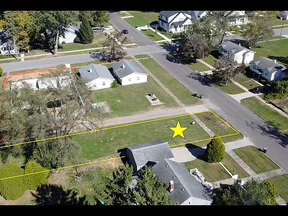 4th image of 1023 N Hill St