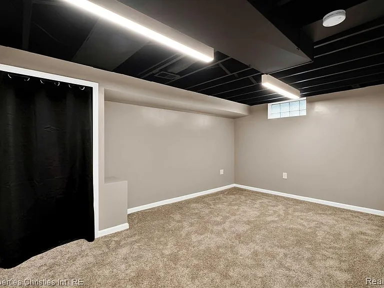 4271 Prairie Ave — Photo 27