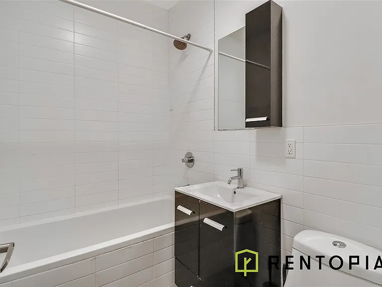 34 Meserole St #1 — Photo 8