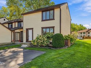 1251 Charlesgate Cir, East Amherst, NY 14051
