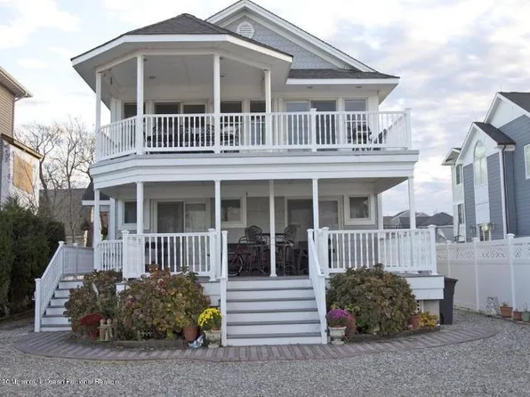 128 Brooklyn Ave, Lavallette, NJ 08735