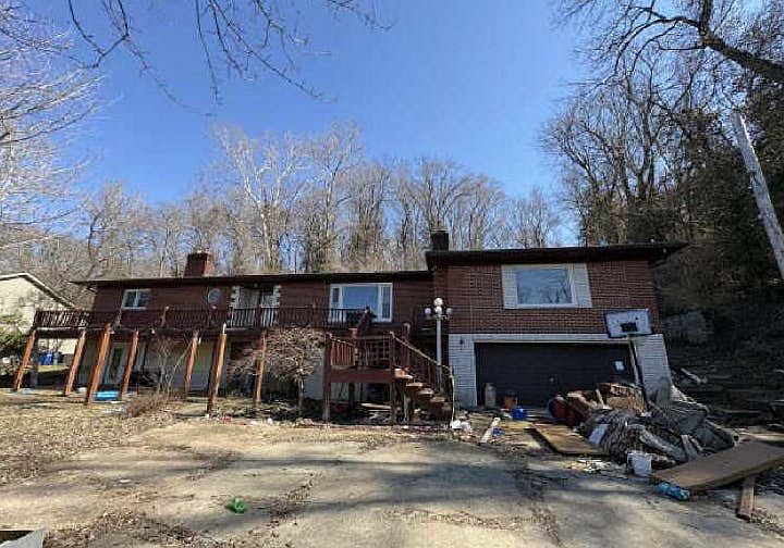 1st image of 200 N Bluff Rd