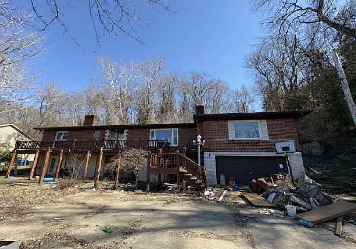 200 N Bluff Rd photo 1