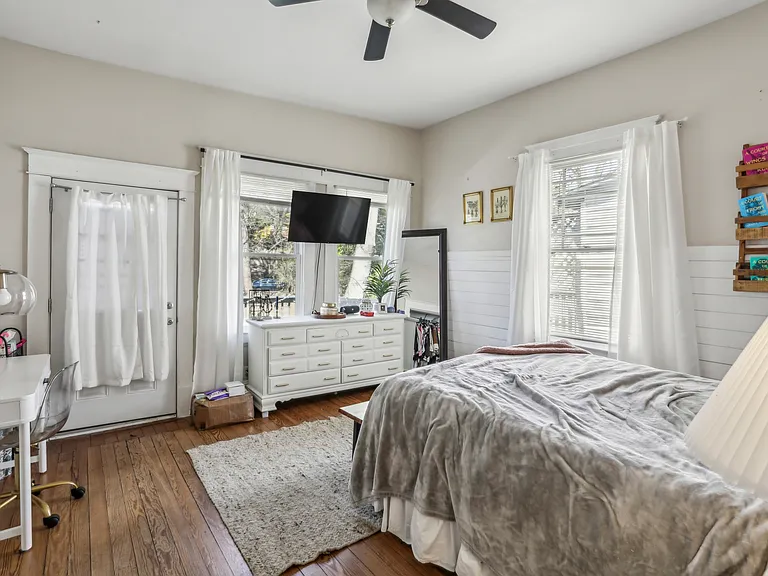 940 Austin Ave NE — Photo 14