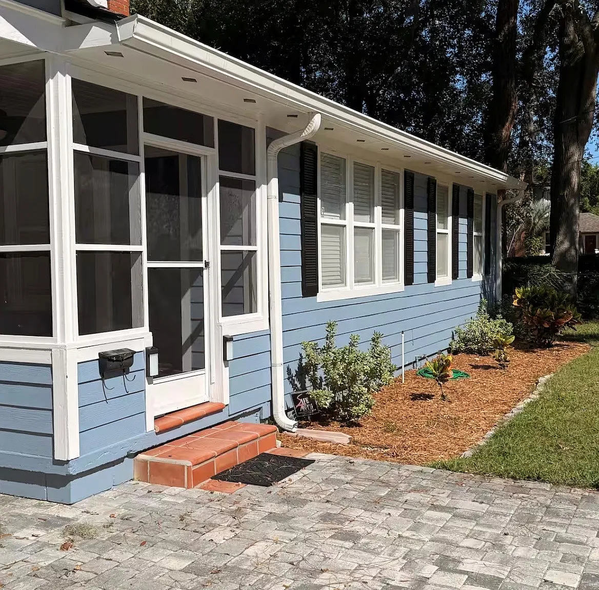 3 bed, 1008 sqft, $2,100 — Photo 1