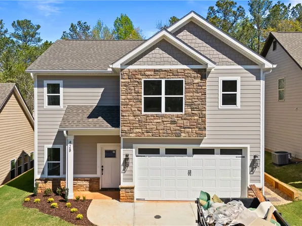 428 Lightness Dr, Auburn, AL 36832