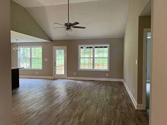 2nd image of 28 Cardinal Creek