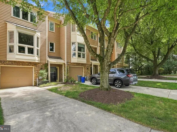 17 Huntchase Ct, Baltimore, MD 21209