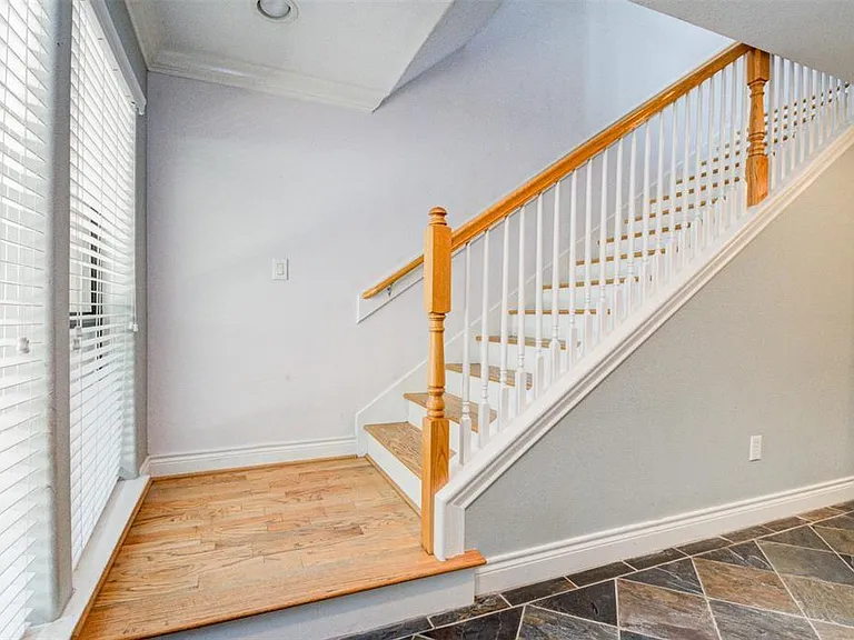 1507 Paige St — Photo 13