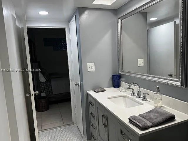 5401 Collins Ave #430 — Photo 45