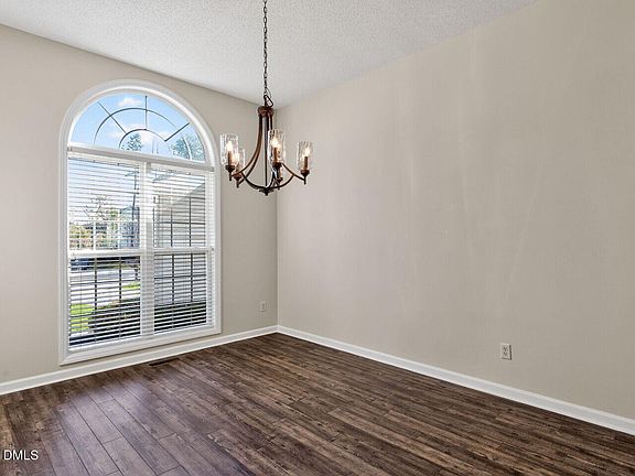 5th image of 5513 Chapel Cove Ln