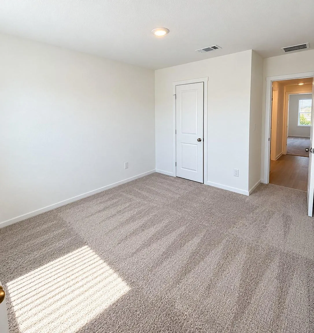 4 bed, 2.0 bath, 1500 sqft, $1,800 — Photo 3