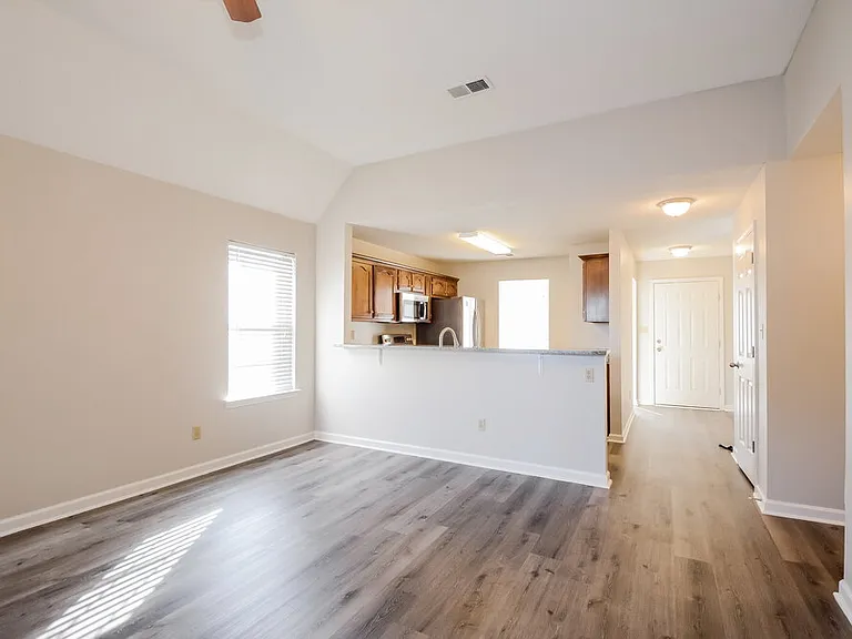 8334 Regal Bend Dr — Photo 4
