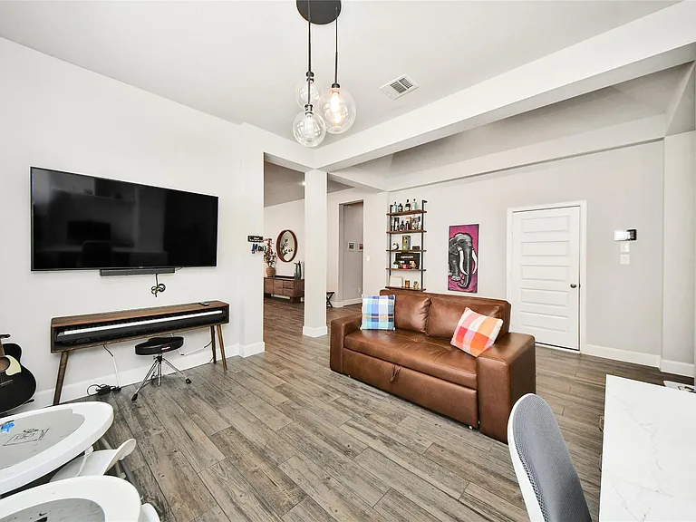 2206 Forest Trace Ln — Photo 10