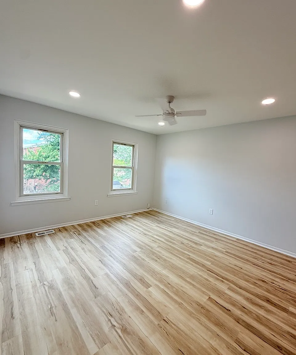 2 bed, 960 sqft, $1,800 — Photo 3