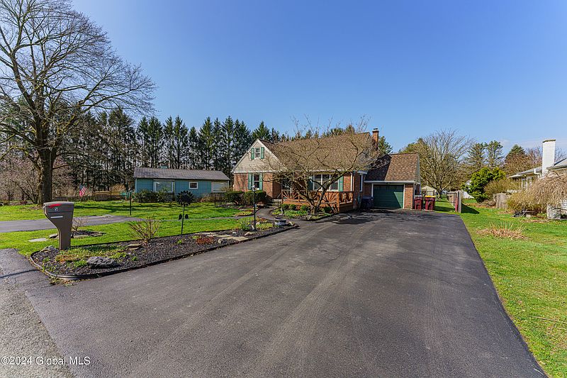 4th image of 5 Willow Lane