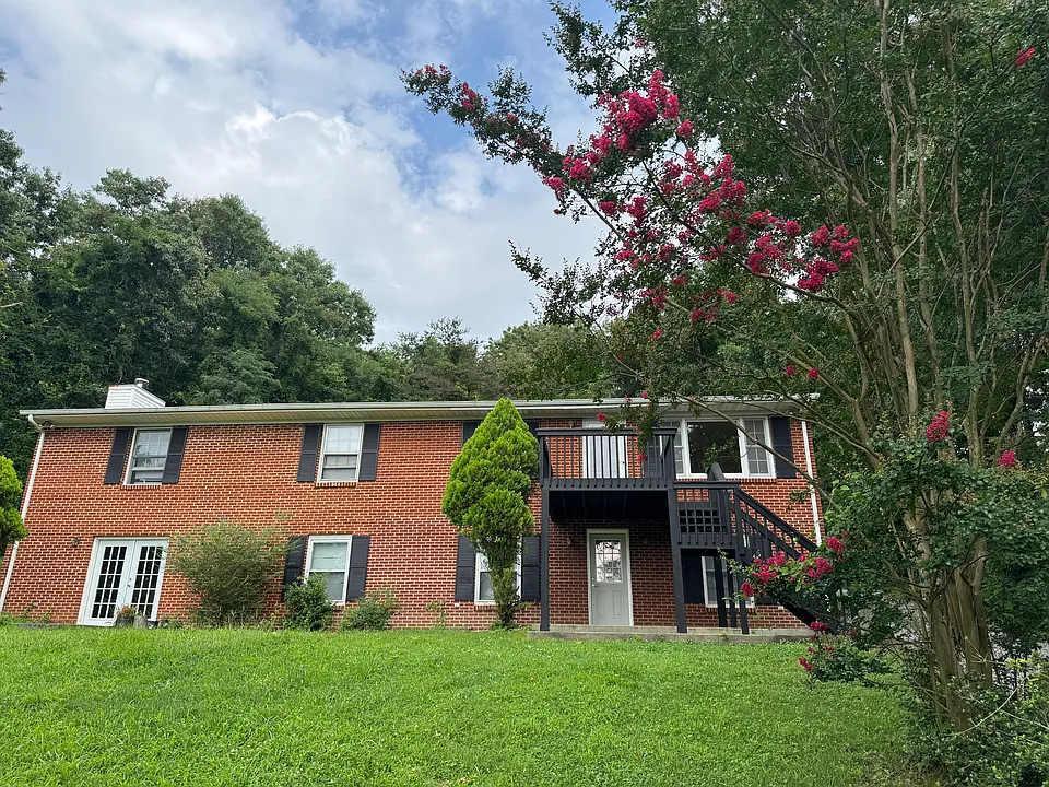 4023 Hidden Ln