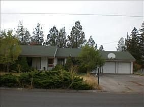 1st image of 817 NW Canyon Dr