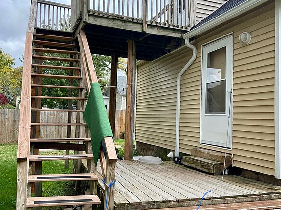 3rd image of 433 Curtis St NE #2