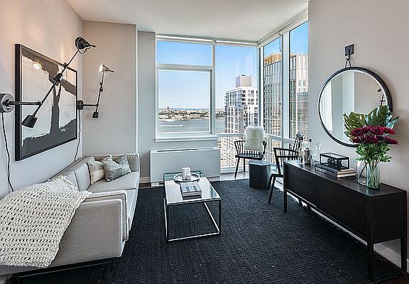 3rd image of 507 W 28th St APT 29C
