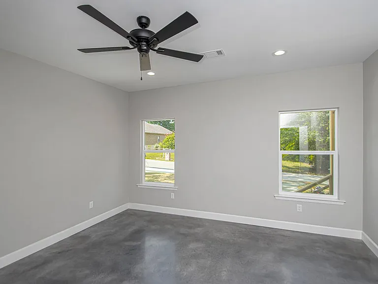 1621 Wilson Rd — Photo 6