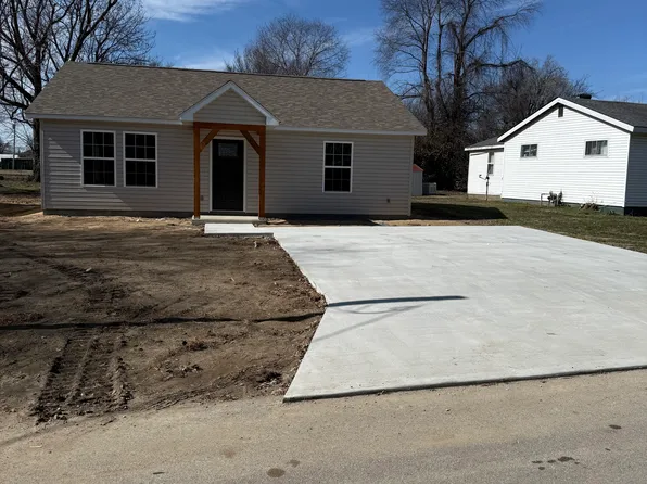 115 N 6th St, Sikeston, MO 63801