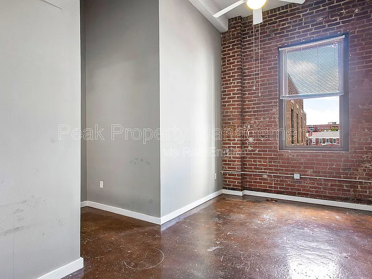 1510 W Broad St — Photo 67