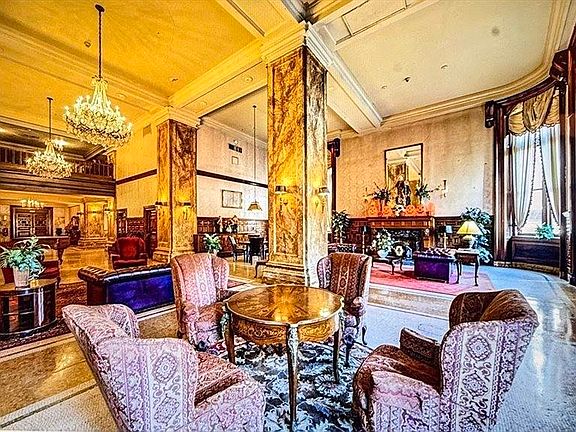 5th image of 140 Chestnut St APT 604