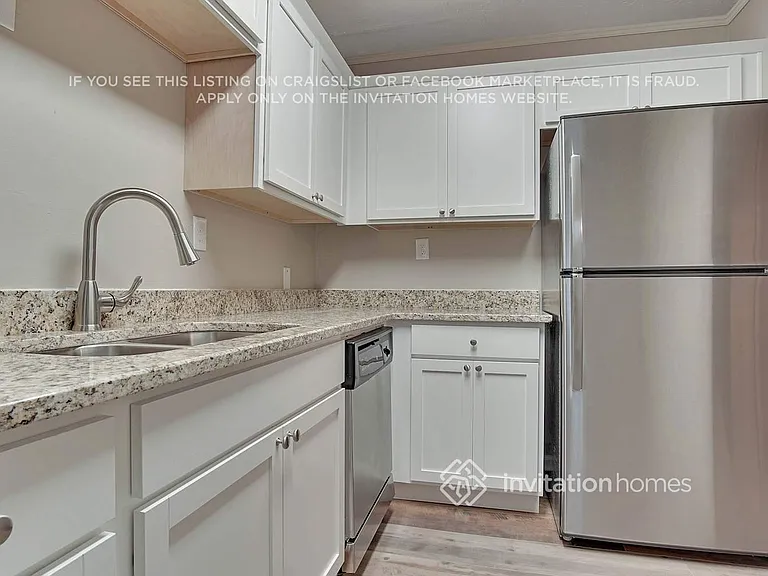 1728 W Austin Rd — Photo 9