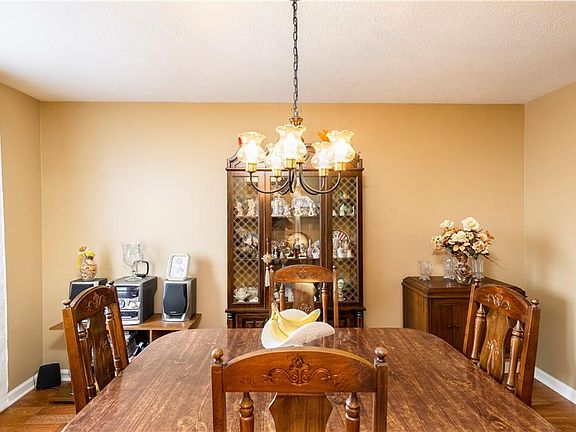 5th image of 4283 Cox Dr #A