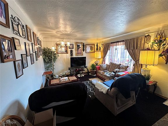 3rd image of 15917 Shirley Ave