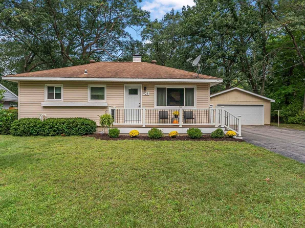 928 Avenue E, Traverse City, MI 49686