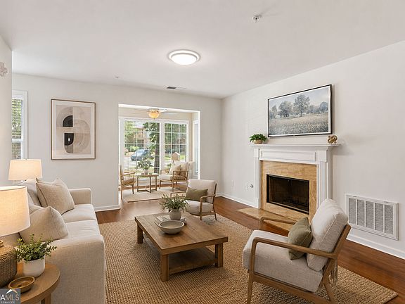 3rd image of 808 Country Park Dr SE